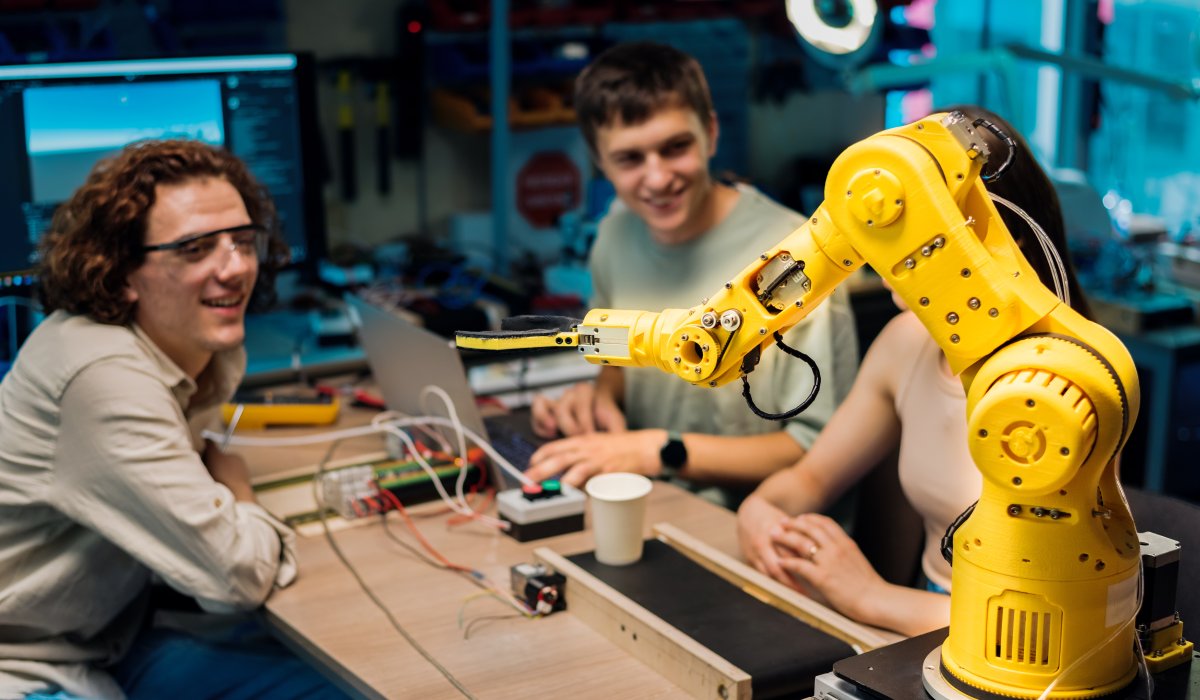 Programowanie Robotów dla Początkujących: Czy do obsługi robota zawsze potrzebny jest programista?