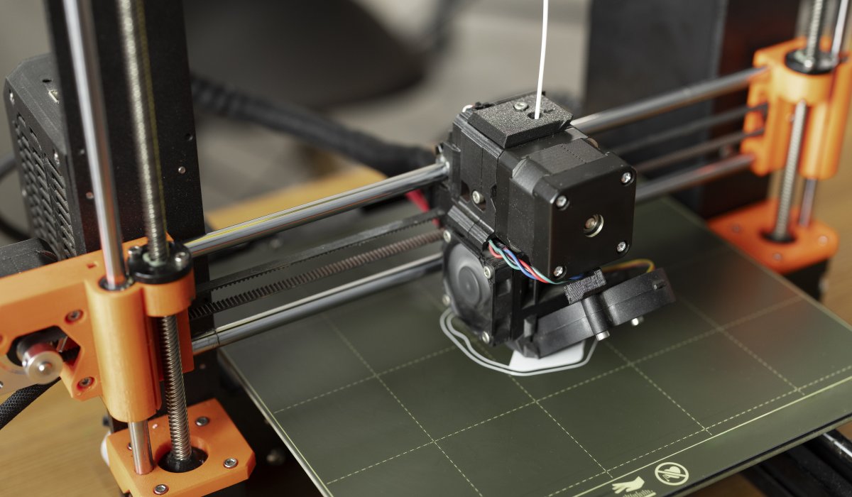 Druk 3D: Elastyczne elementy z druku 3D – kiedy warto wybrać TPU?